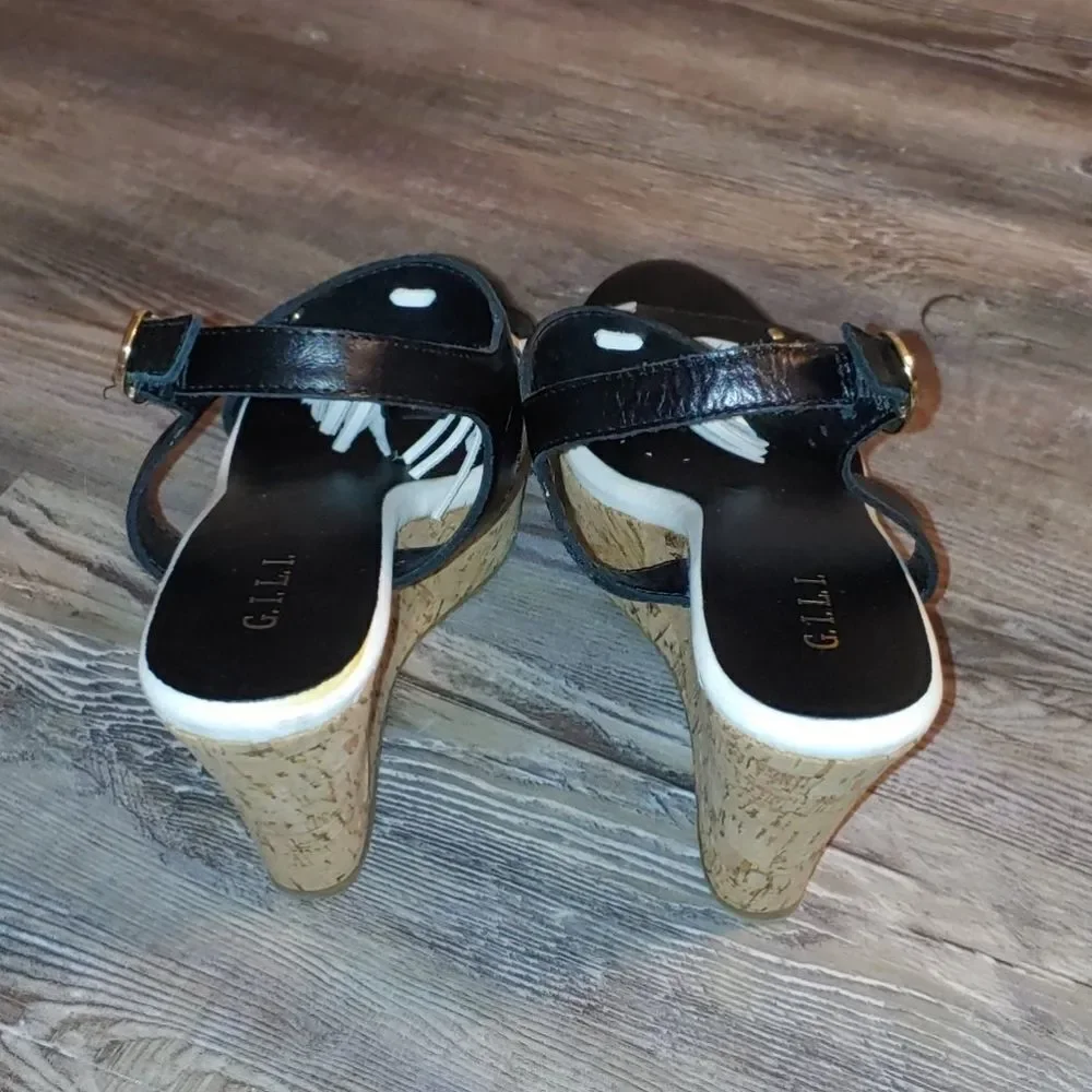 GILI black wedges with white tassels Sz 6.5